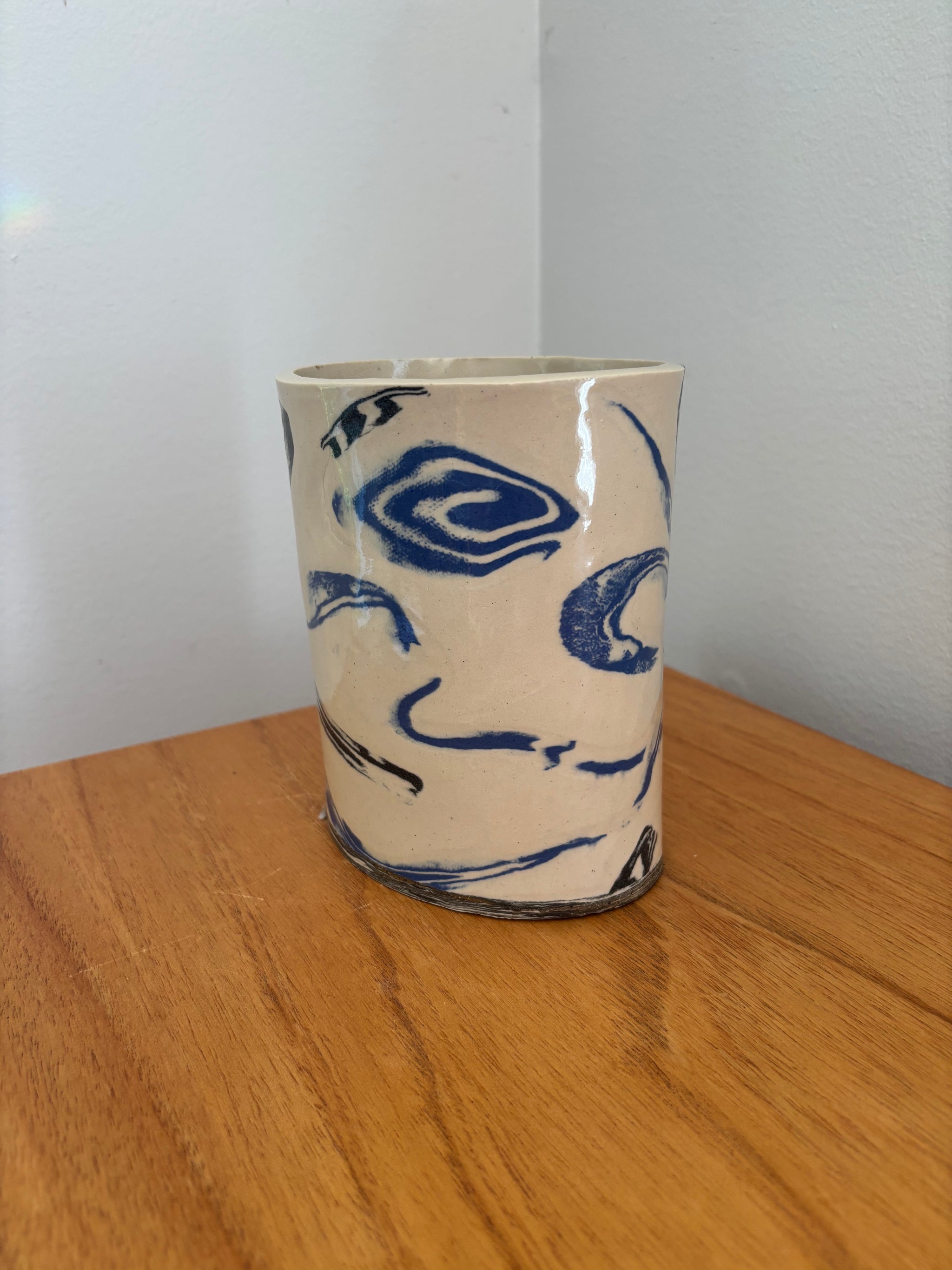 Geo Floral Vessel Cream/Indigo