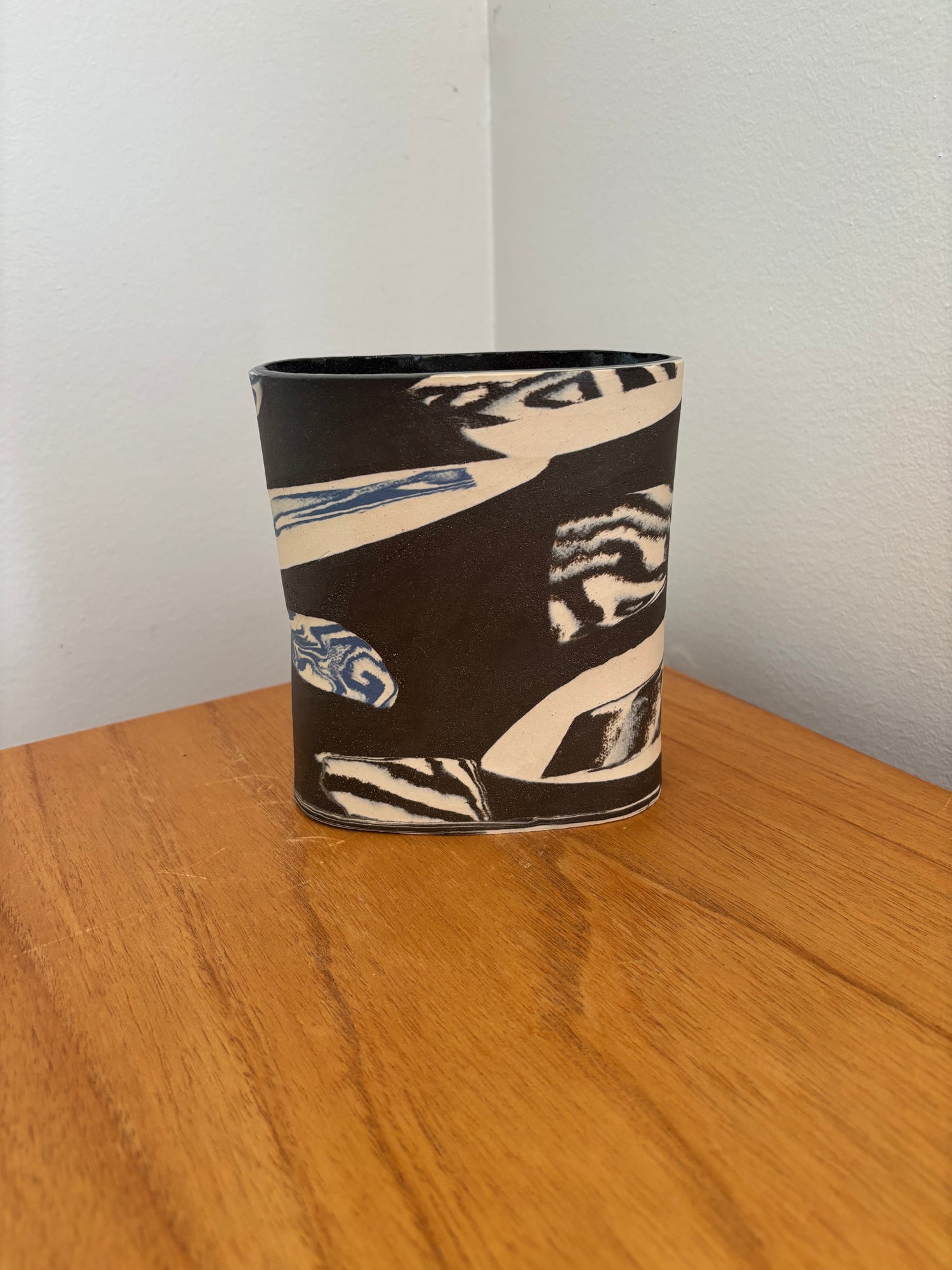 Geo Floral Vessel Noir/Indigo grid image
