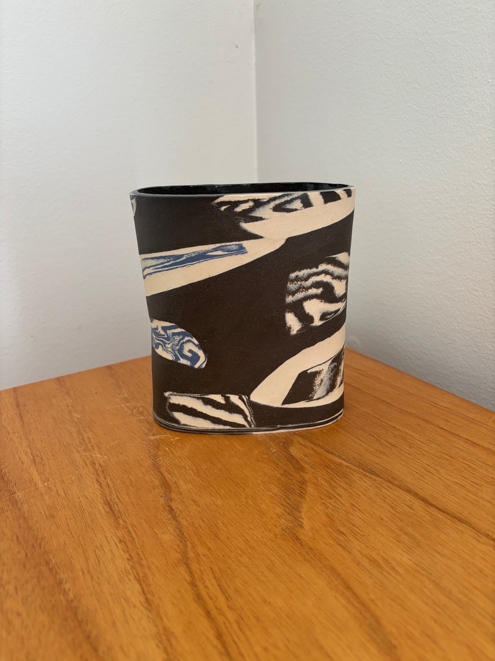Geo Floral Vessel Noir/Indigo