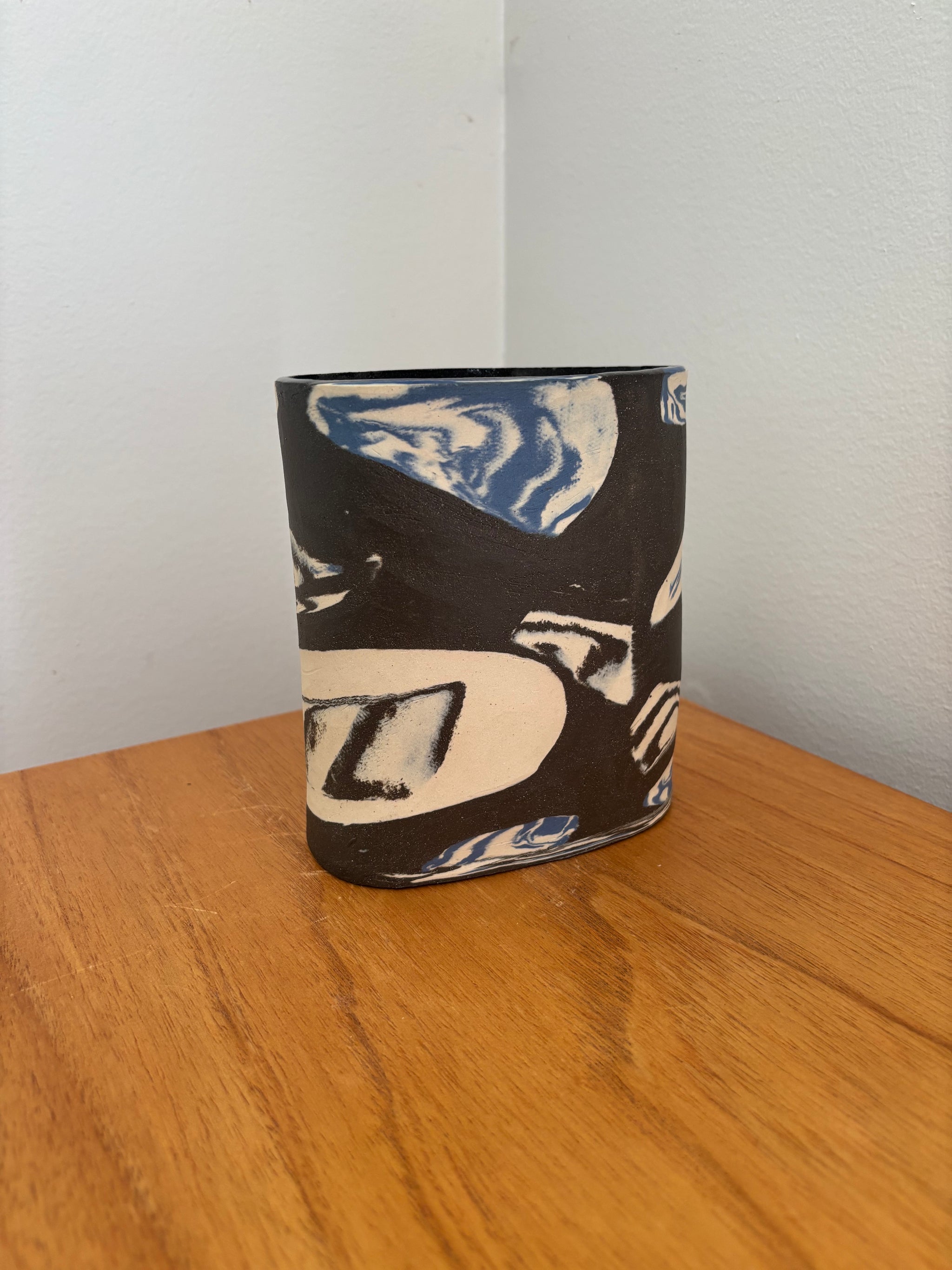 Geo Floral Vessel Noir/Indigo