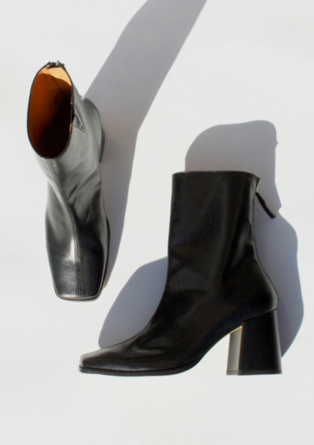 About Arianne Nico Bold Black